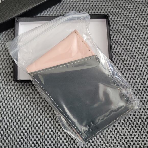 Forrest & Harold Slim RFID Money Clip Wallet in Top Grain Leather in gray pink - Picture 2 of 9